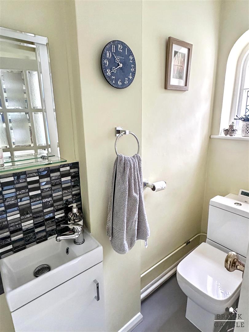 3 Bedroom House. 10 St. Annes Road in Eastbourne,  10